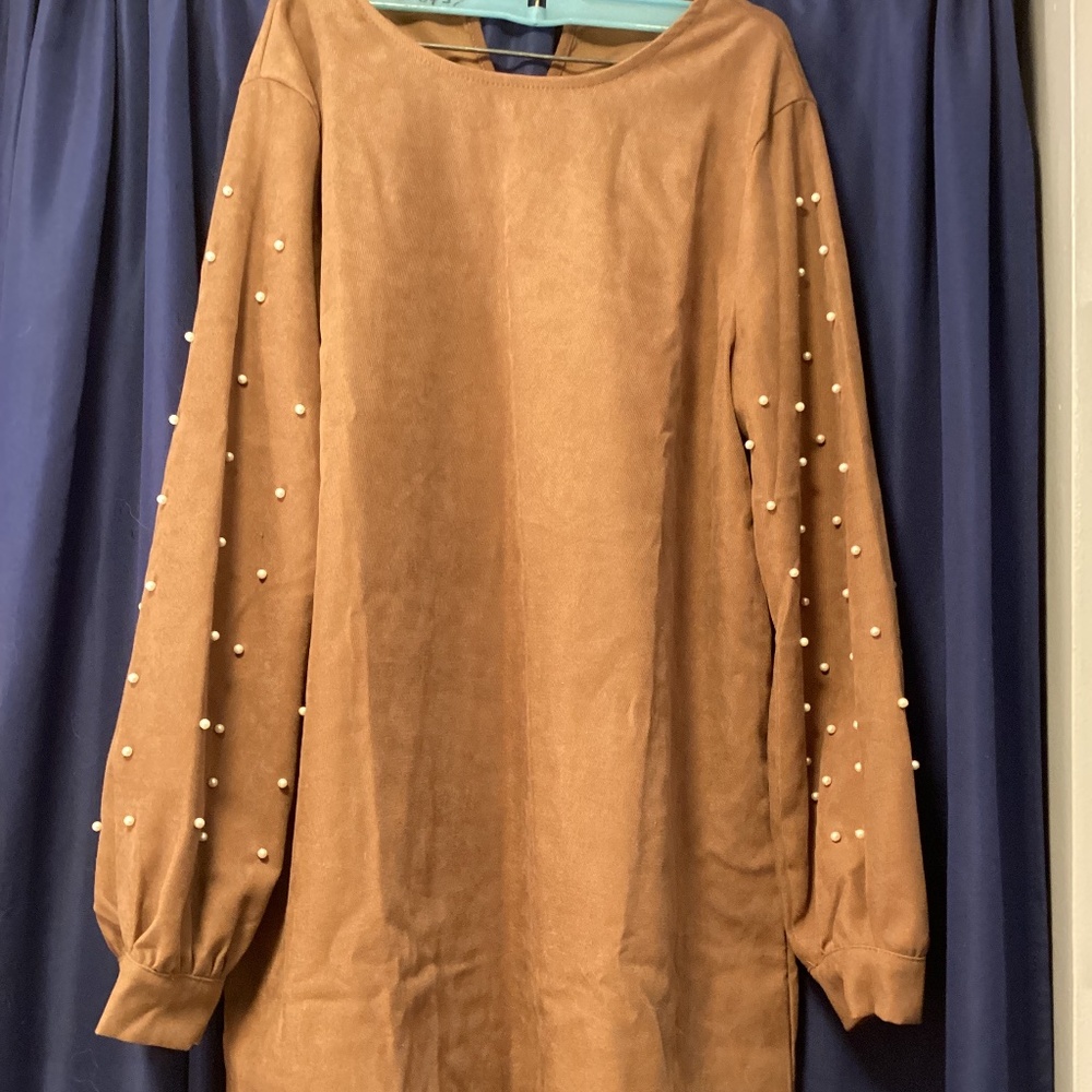 Brown dress with pearls